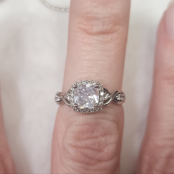 Charmed Aroma set of 8 silver rings, size 5-7 - Picture 3 of 9